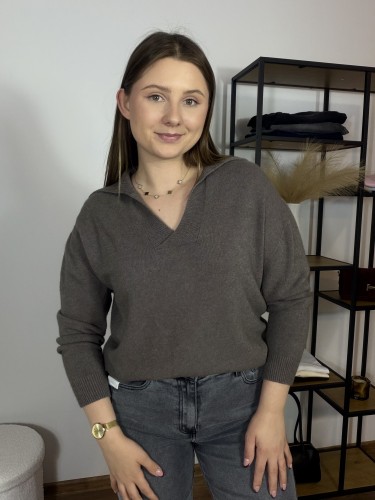 Sweter Polo z dekoltem w serek fango UNI