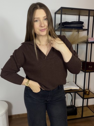 Sweter Polo z dekoltem w serek brązowy UNI