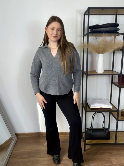 Sweter Polo z dekoltem w serek szary UNI