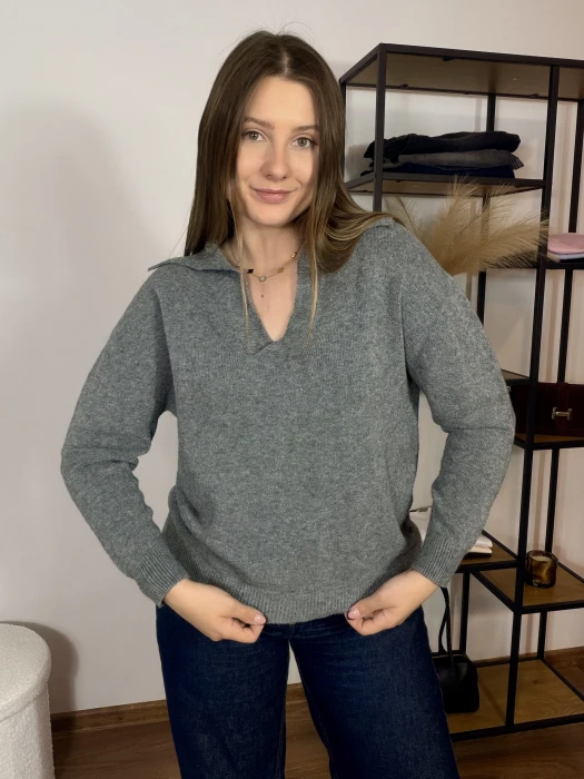 Sweter Polo z dekoltem w serek szary UNI