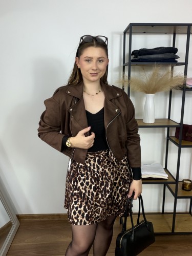 Spódnica mini o kopertowym kroju w panterkowy print Kami UNI