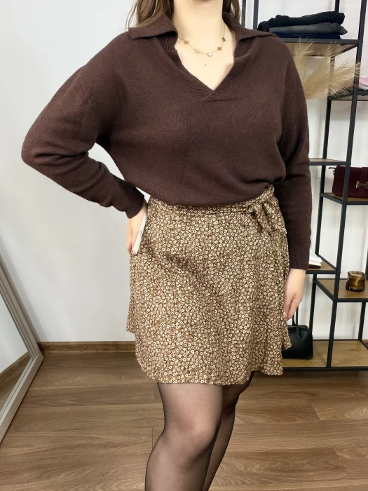 Spódnica mini o kopertowym kroju w kwiaty na beżowym tle Kami UNI